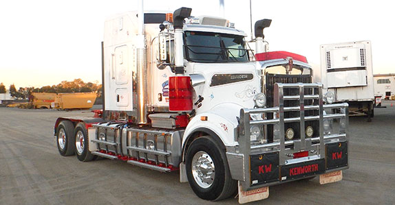 2013 kenworth t909 prime mover sold at ritchie bros.